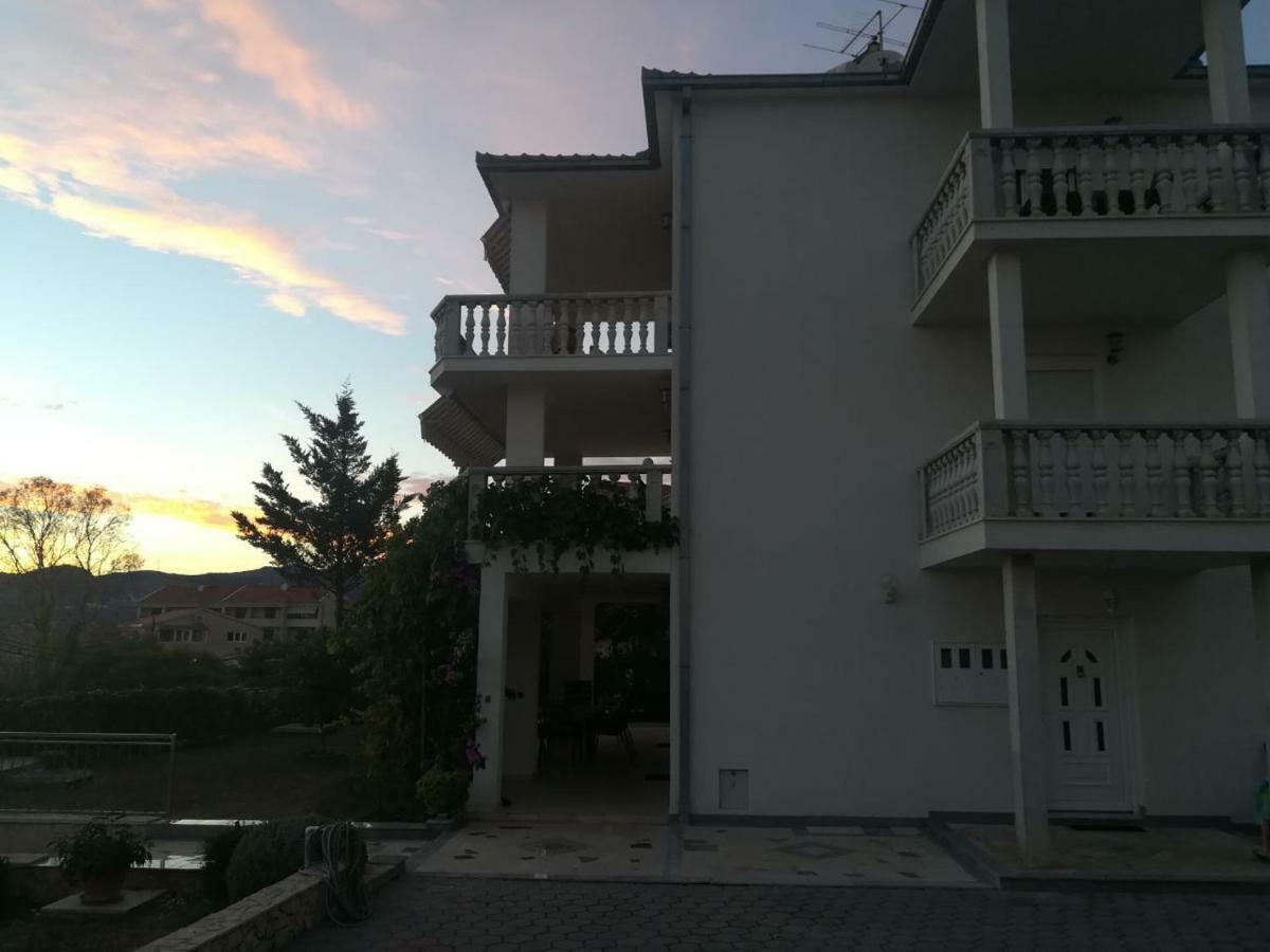 Apartmani Jureta Okrug Gornji Kültér fotó